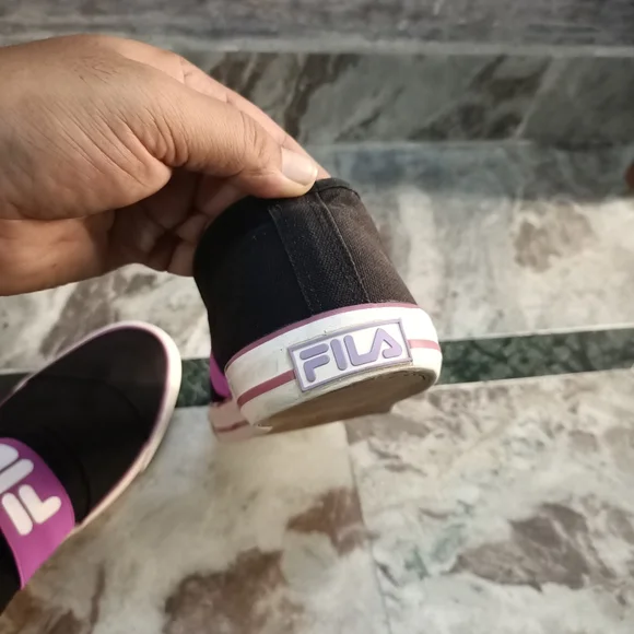 Fila - Picture 2 of 10